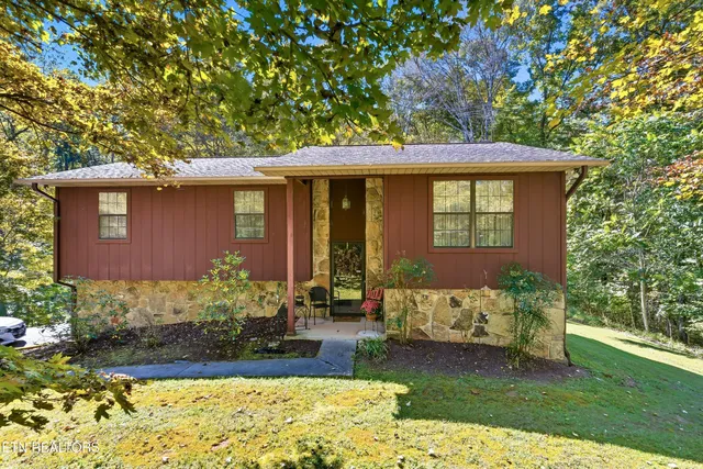 $399,900 | 3919 Doan Drive, Kodak, TN 37764