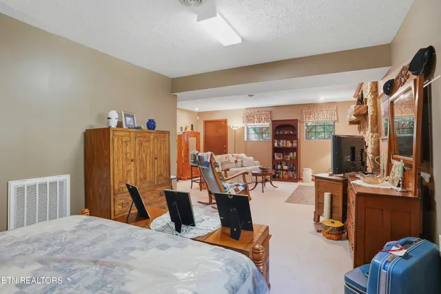 $399,900 | 3919 Doan Drive, Kodak, TN 37764