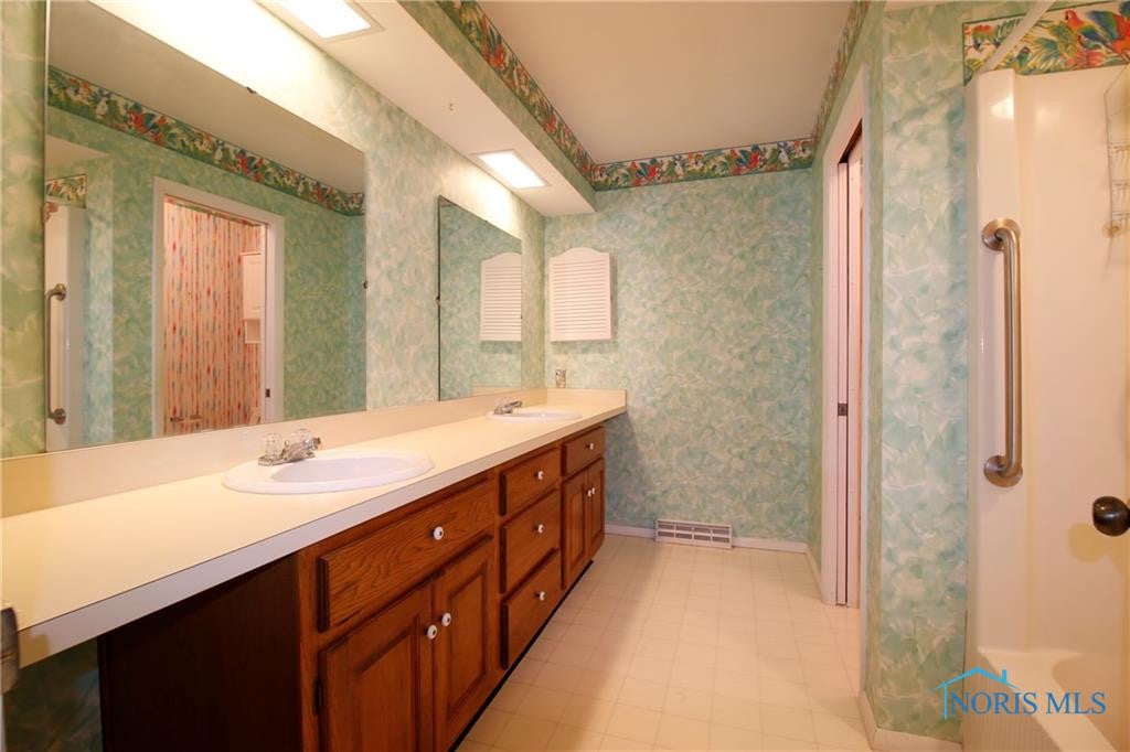 29189 Bates Road Perrysburg, OH 43551 - Photo 14 of 27 Gallery Image 14