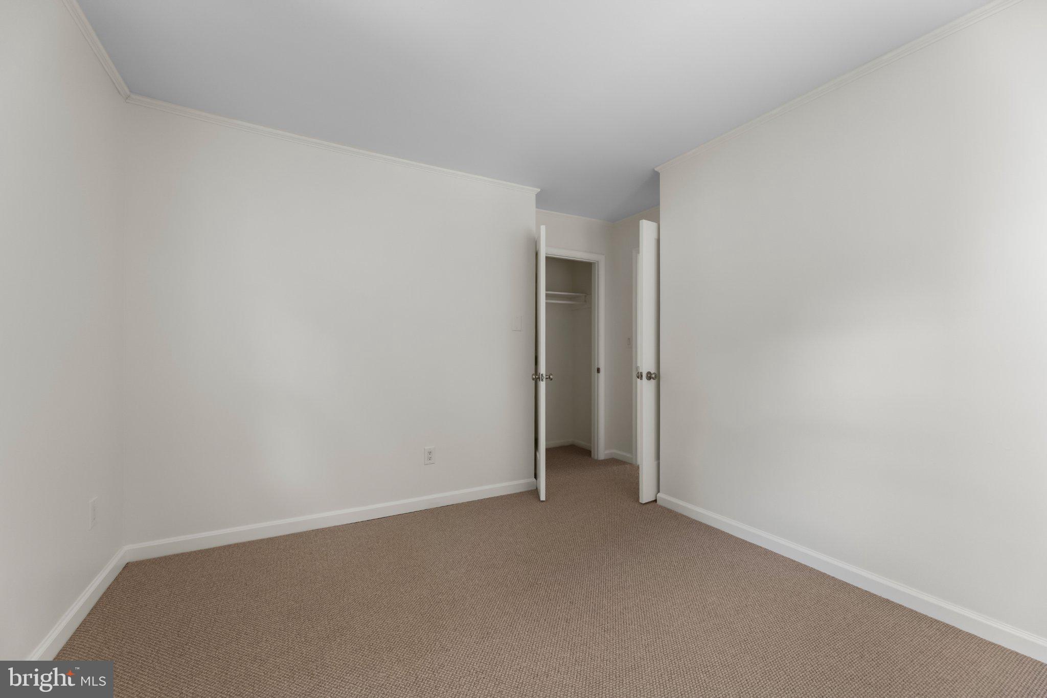 12 Oak Street Cambridge, MD 21613 - Photo 26 of 26 Spacious room with inviting potential.