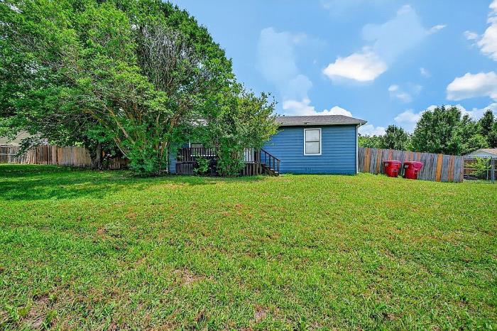 305 South Church Street Blue Ridge, TX 75424 - Photo 1 of 27