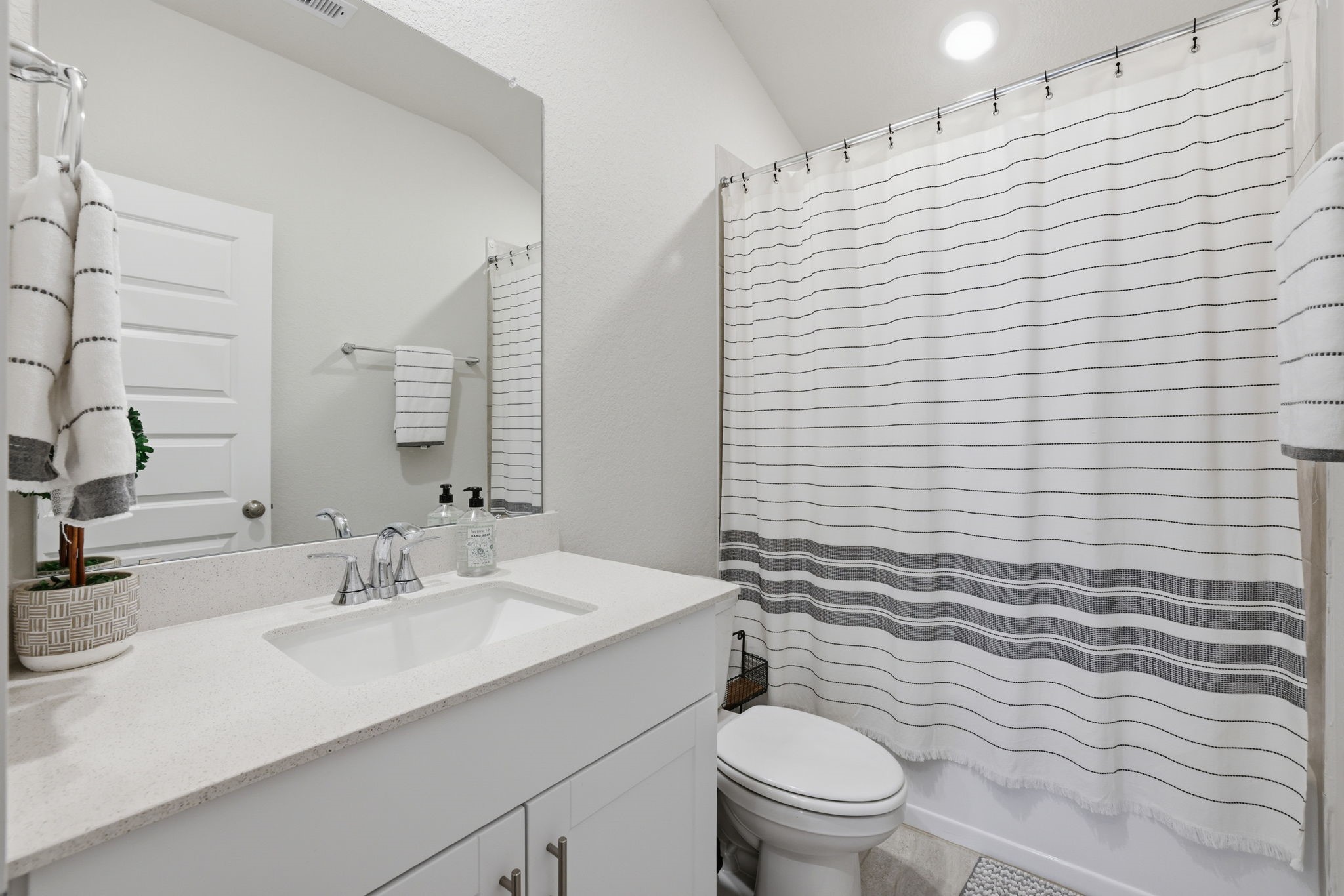 16687 Sterling Clf Street Conroe, TX 77302 - Photo 14 of 35