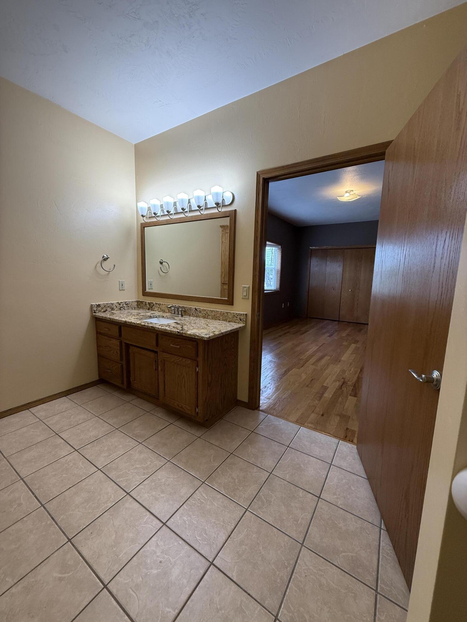 1807 Ridgeway Drive, Unit 38 De Pere, WI 54115 - Photo 15 of 39 large master bath with jetted tub