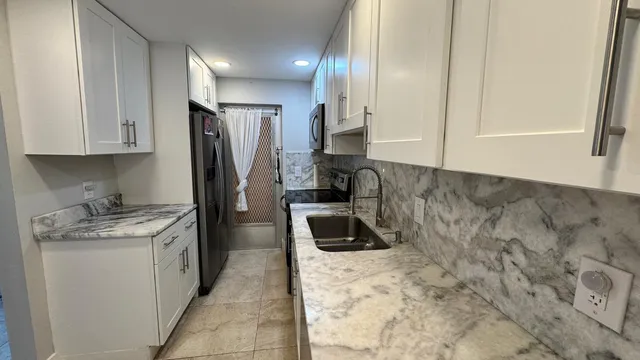 $2,100 | 4502 North Federal Highway, Unit 123C, Lighthouse Point, FL 33064