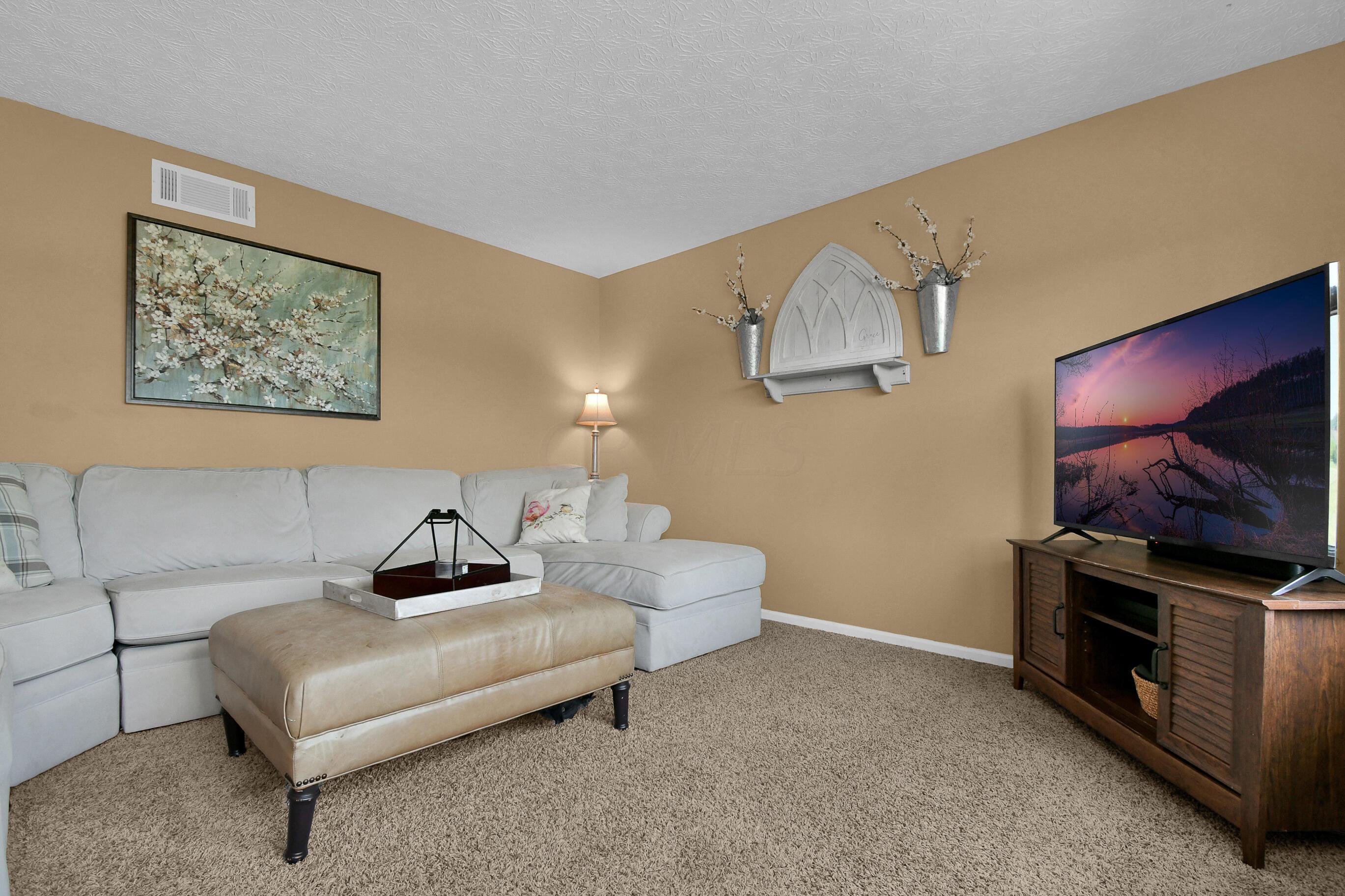 7007 Tarlton Road Circleville, OH 43113 - Photo 8 of 37 Gallery Image 8