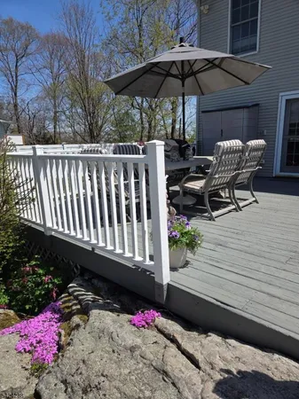 $625,000 | 8 Papoose Trail, Hopatcong, NJ 07821