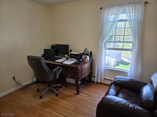 $625,000 | 8 Papoose Trail, Hopatcong, NJ 07821