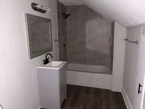 $2,600 | 931 9th Avenue, Unit 2, Port Arthur, TX 77642