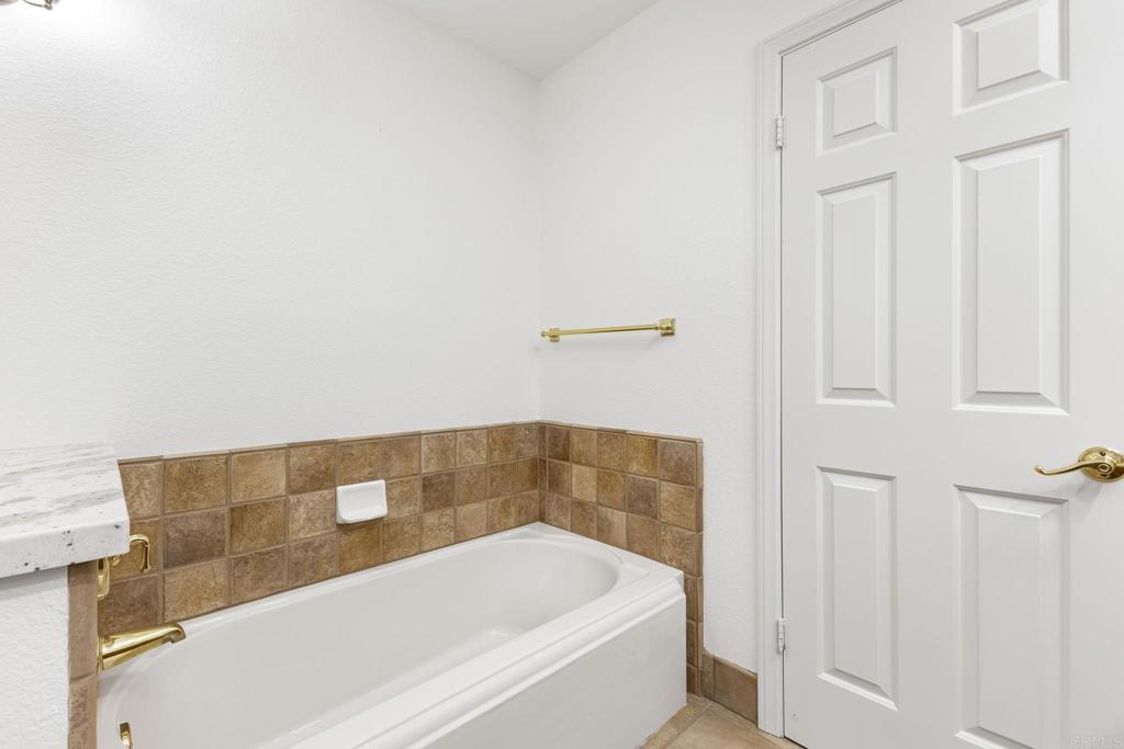 28720 Sandhurst Way Escondido, CA 92026 - Photo 48 of 57