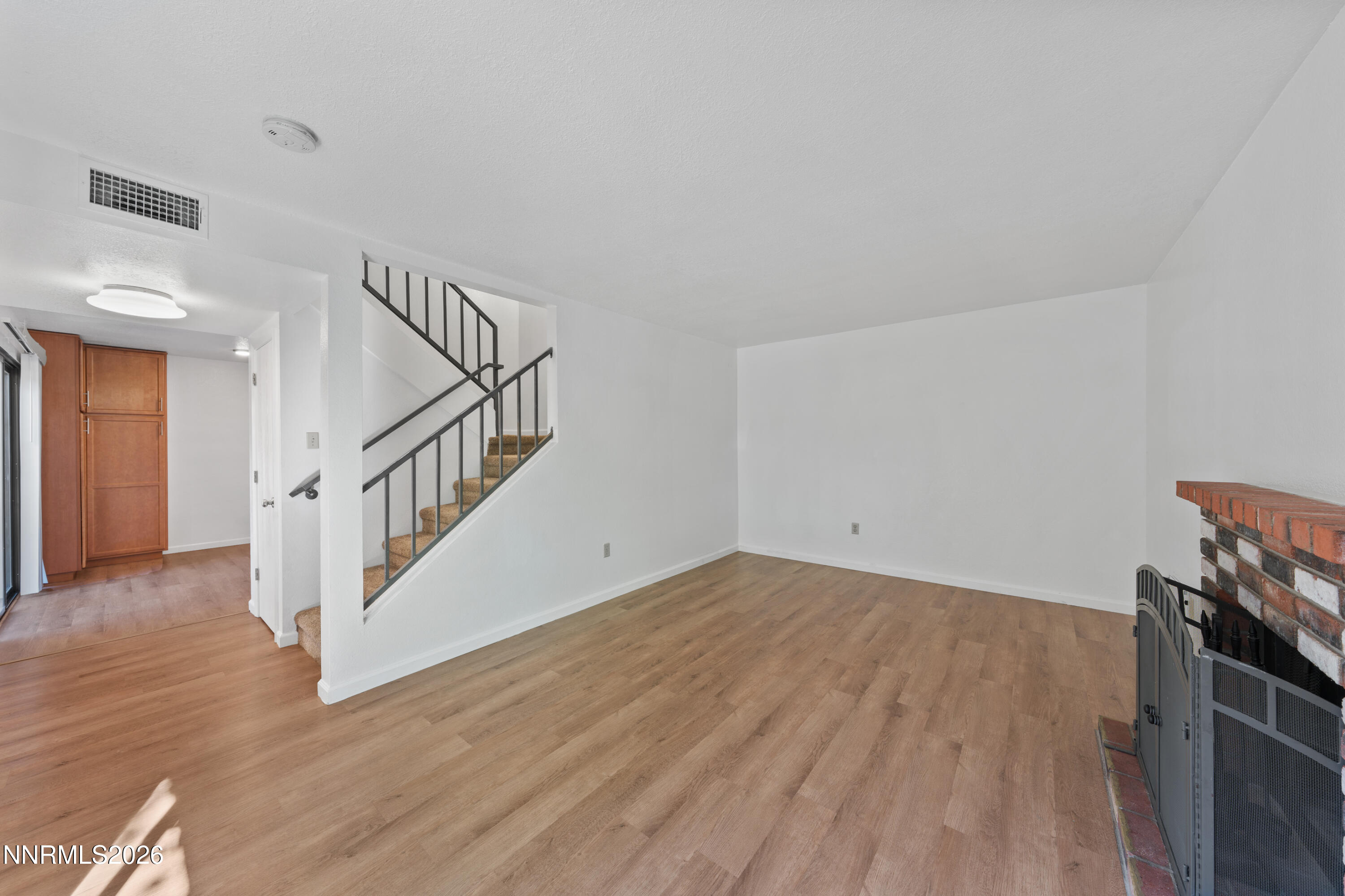 4533 Reggie Road Reno, NV 89502 - Photo 5 of 55 A7V05878