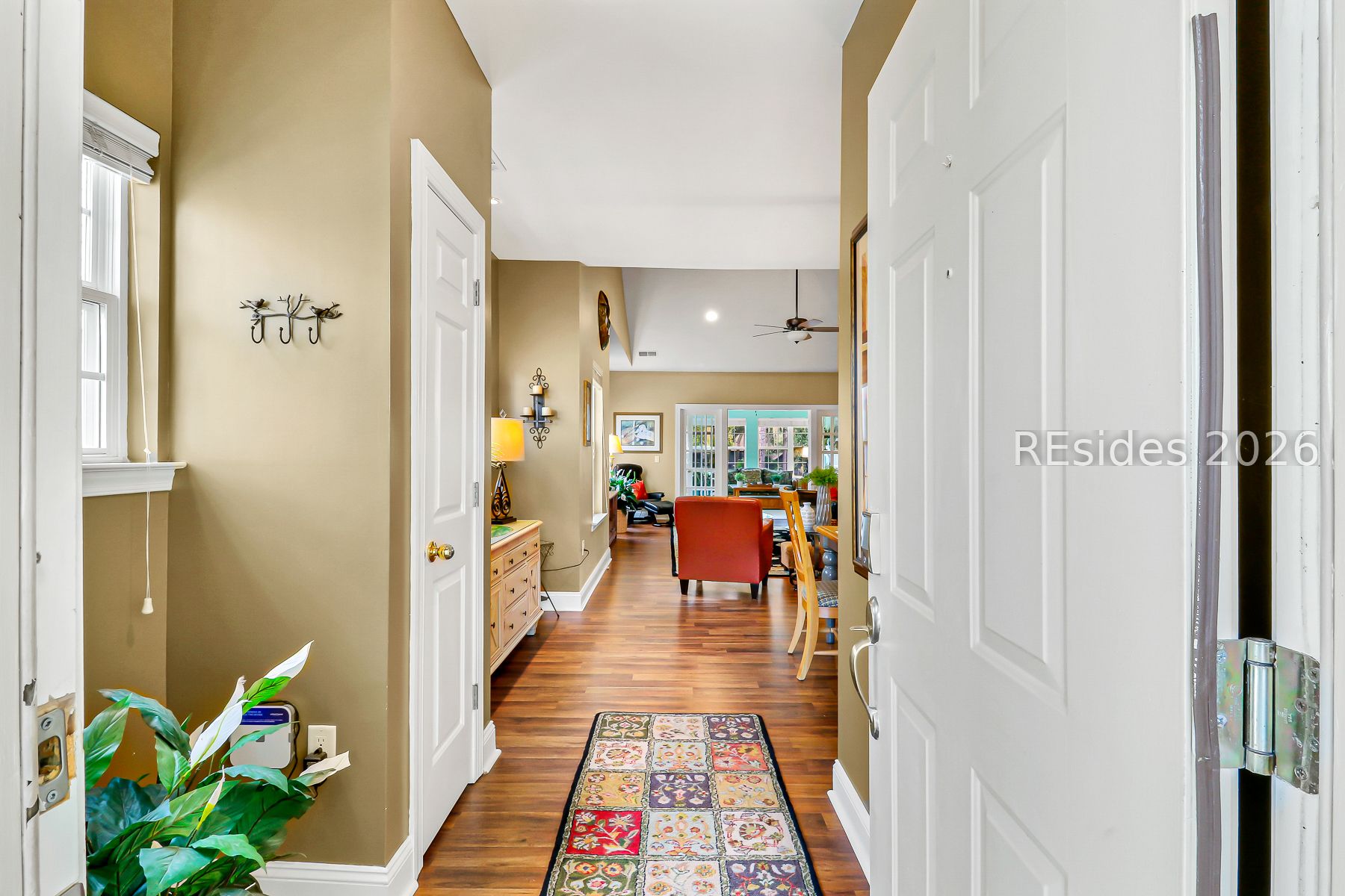 1 Gloucester Road, Unit E2 Hilton Head Island, SC 29928 - Photo 2 of 42 Foyer entrance with entry closet
