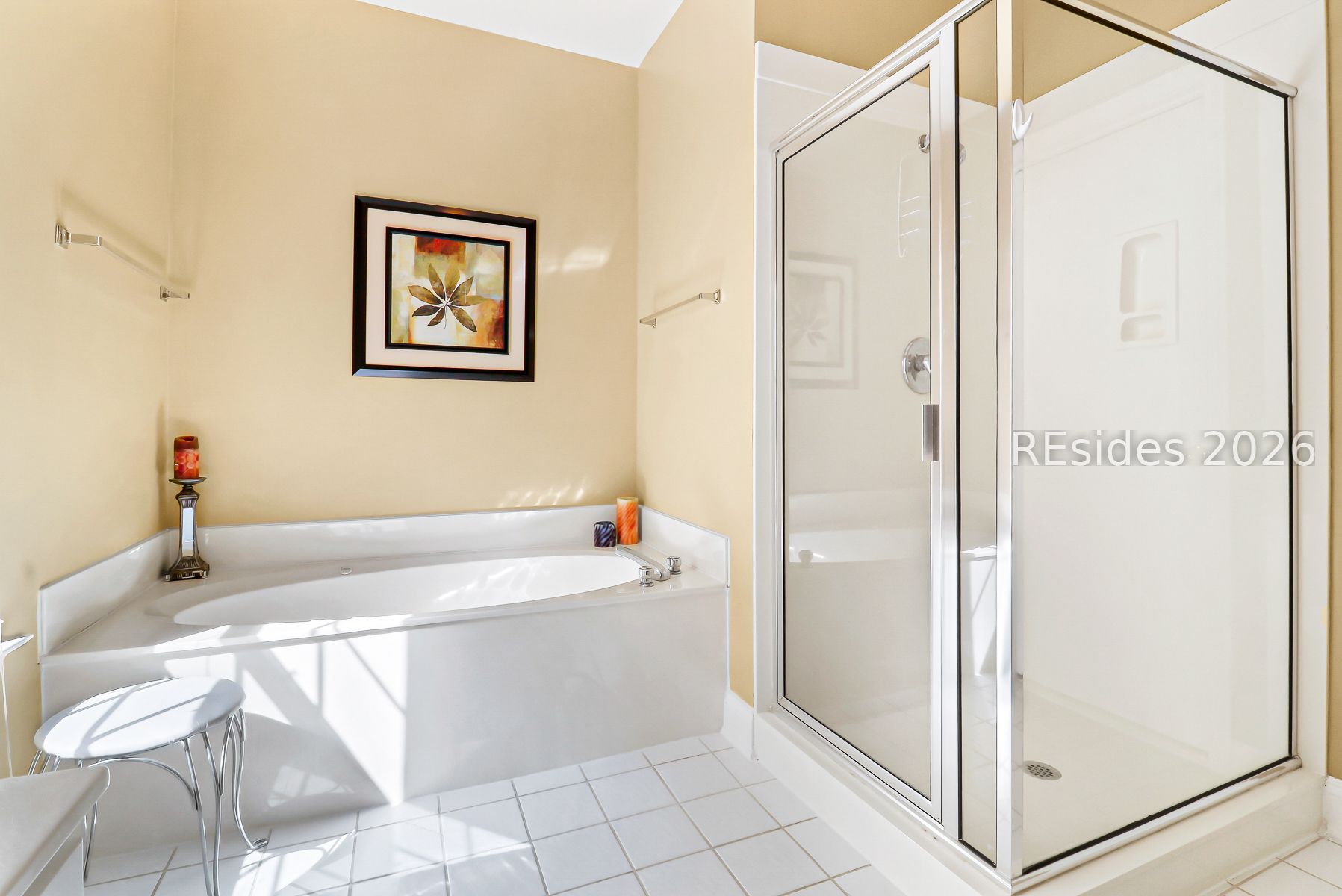 1 Gloucester Road, Unit E2 Hilton Head Island, SC 29928 - Photo 21 of 42 Tile flooring, sep shower accent the ensuite bath