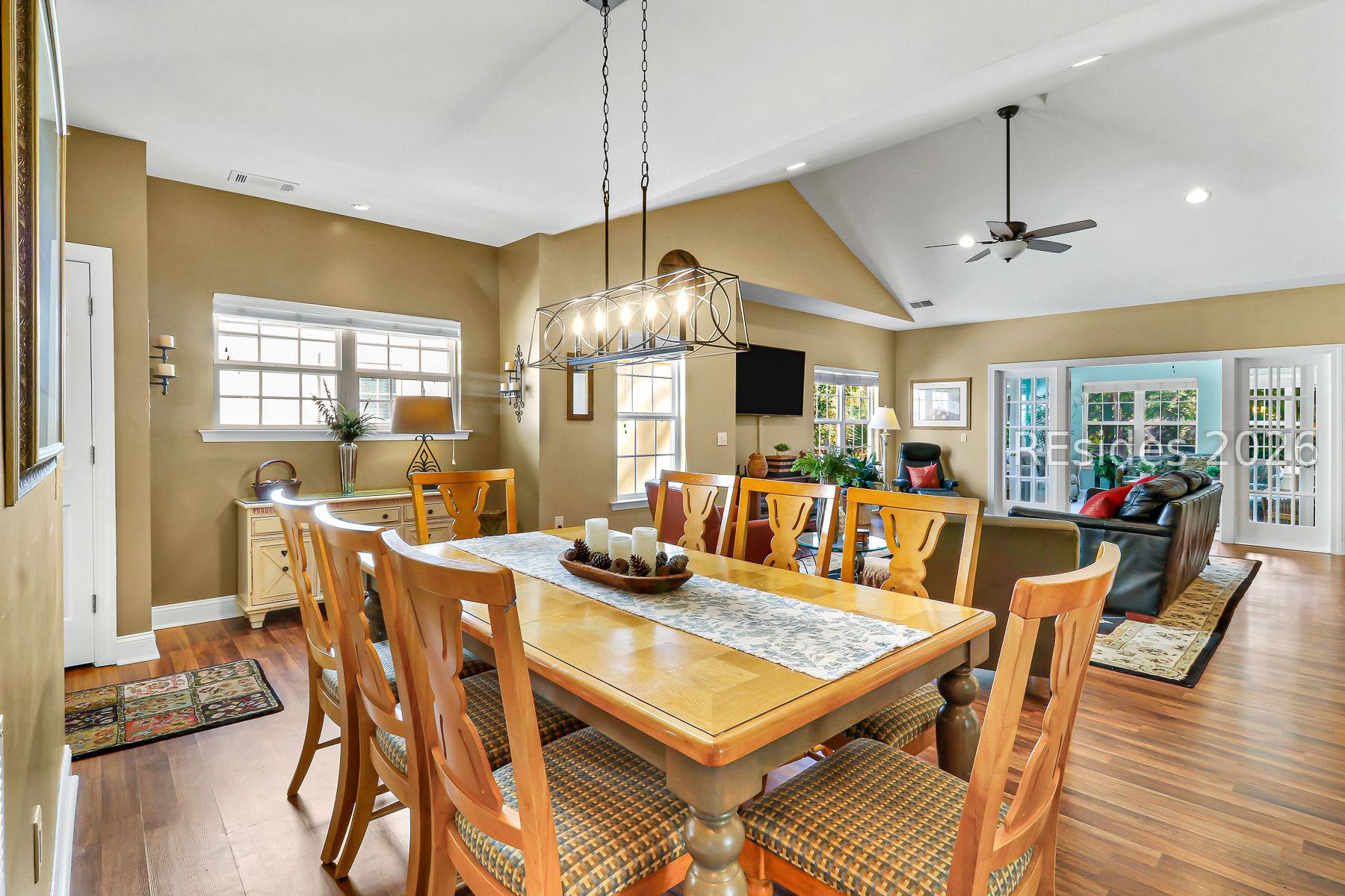 1 Gloucester Road, Unit E2 Hilton Head Island, SC 29928 - Photo 4 of 42 Dining area