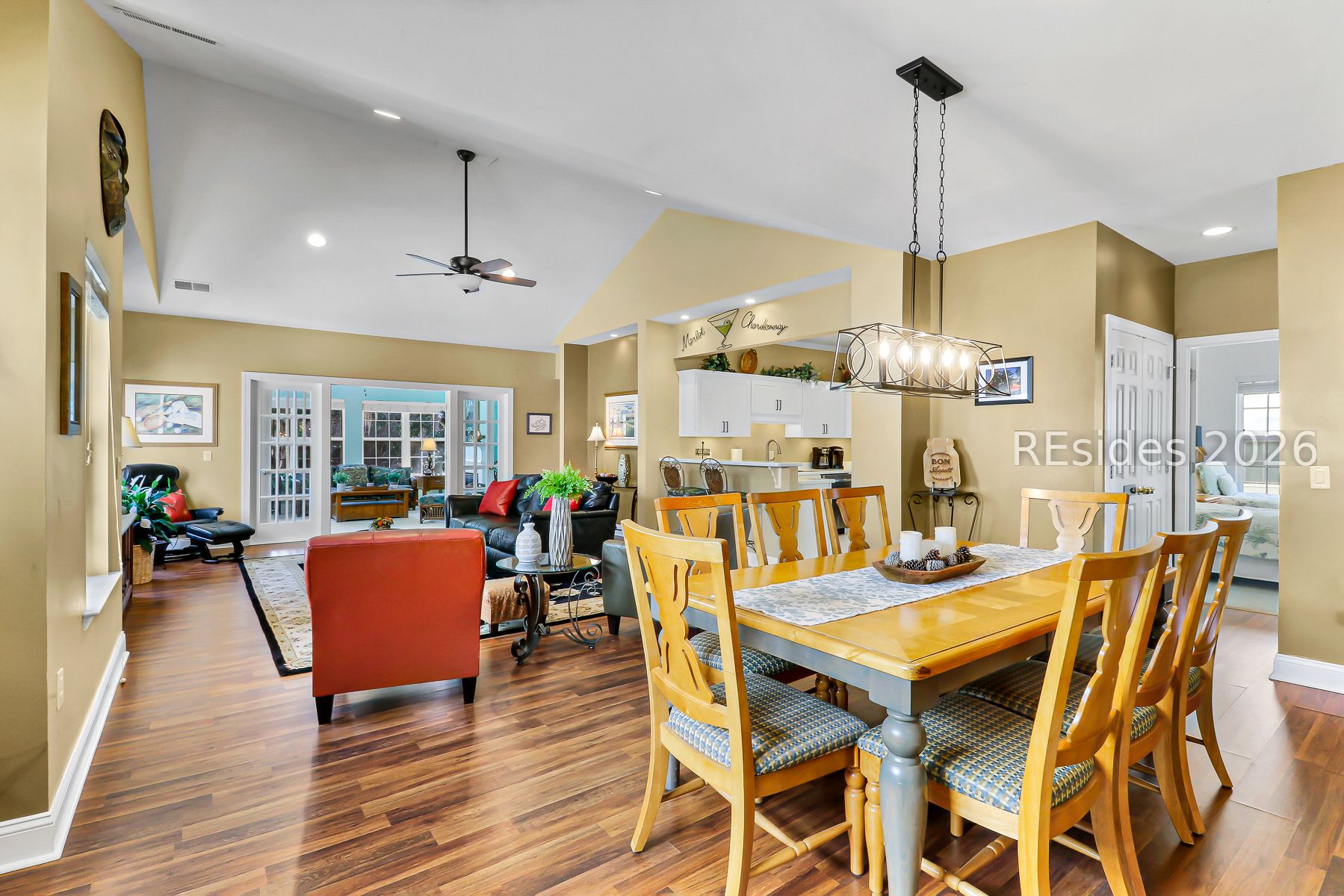 1 Gloucester Road, Unit E2 Hilton Head Island, SC 29928 - Photo 5 of 42 Dining & living area with cathedral ceilings.