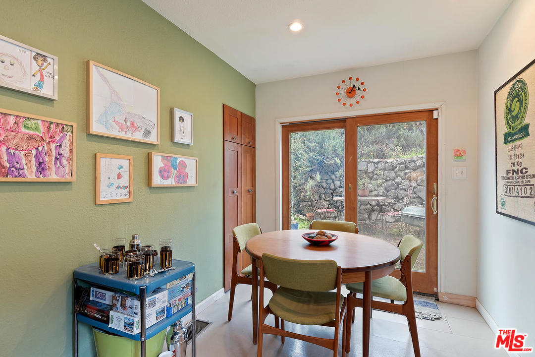 2425 Riverside Place Los Angeles, CA 90039 - Photo 16 of 28 Gallery Image 16