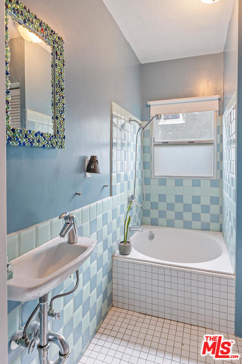 2425 Riverside Place Los Angeles, CA 90039 - Photo 21 of 28 Gallery Image 21