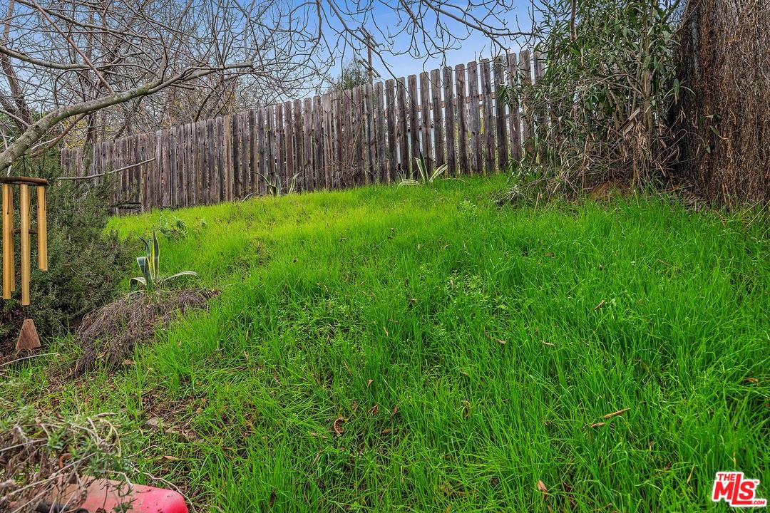 2425 Riverside Place Los Angeles, CA 90039 - Photo 24 of 28 Gallery Image 24