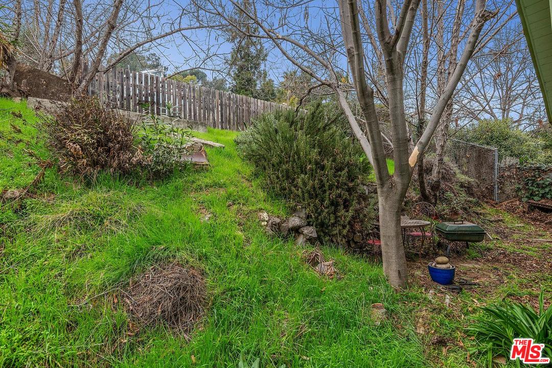 2425 Riverside Place Los Angeles, CA 90039 - Photo 26 of 28 Gallery Image 26
