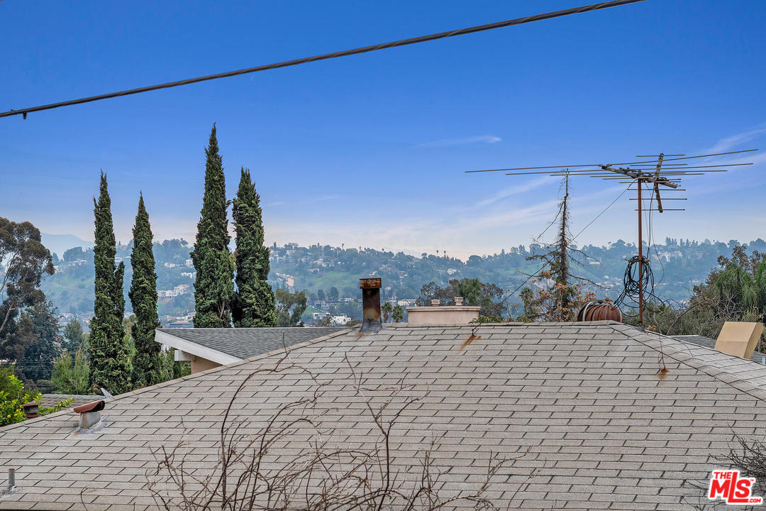 2425 Riverside Place Los Angeles, CA 90039 - Photo 28 of 28 Gallery Image 28