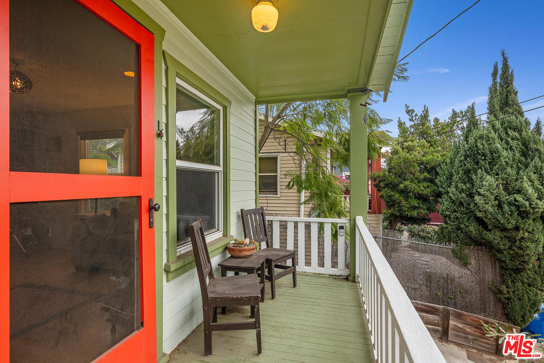 2425 Riverside Place Los Angeles, CA 90039 - Photo 5 of 28 Gallery Image 5