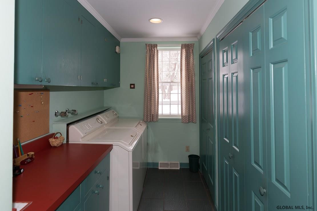 2307 Cayuga Road Niskayuna, NY 12309 - Photo 12 of 19 Photo 12