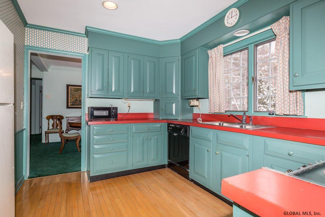2307 Cayuga Road Niskayuna, NY 12309 - Photo 13 of 19 Photo 13