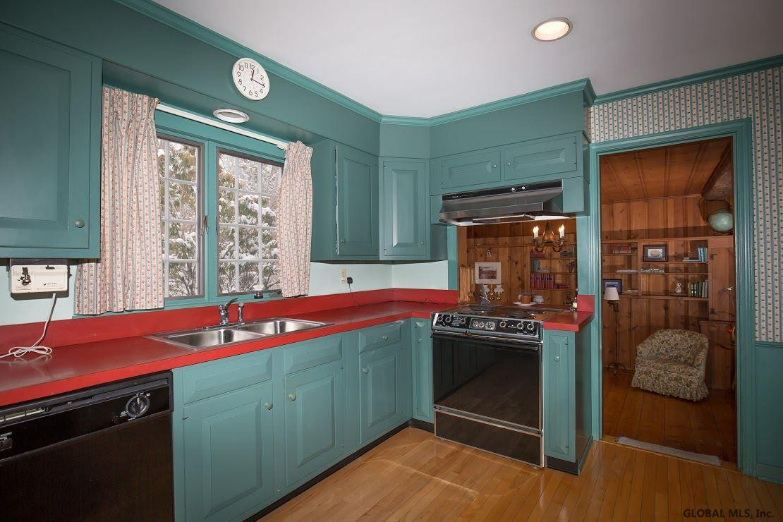 2307 Cayuga Road Niskayuna, NY 12309 - Photo 14 of 19 Photo 14