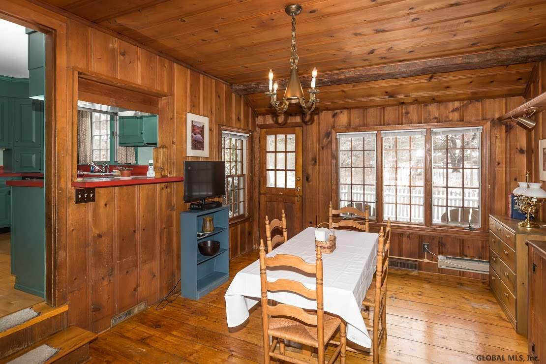 2307 Cayuga Road Niskayuna, NY 12309 - Photo 15 of 19 Photo 15