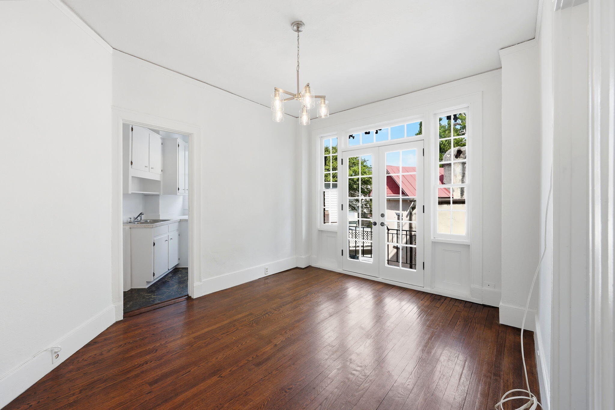 63 Rutledge Avenue, Unit 26 Charleston, SC 29401 - Photo 8 of 33 Living
