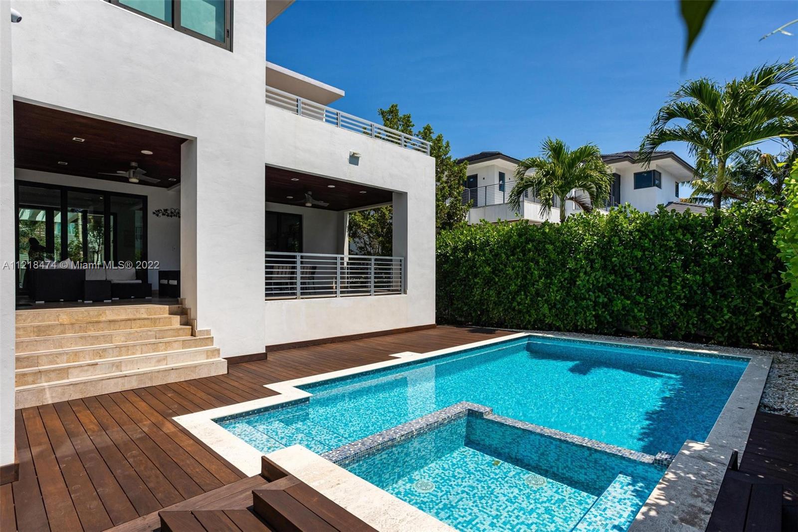 465 Glenridge Road Key Biscayne, FL 33149 - Photo 4 of 37 Gallery Image 4