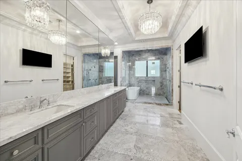 $1,369,000 | 2103 Argonne Street, Unit B, Houston, TX 77019