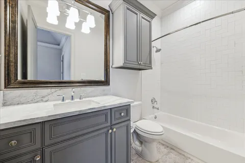 $1,369,000 | 2103 Argonne Street, Unit B, Houston, TX 77019