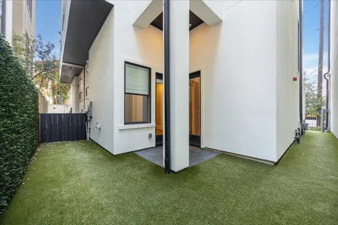 $1,369,000 | 2103 Argonne Street, Unit B, Houston, TX 77019