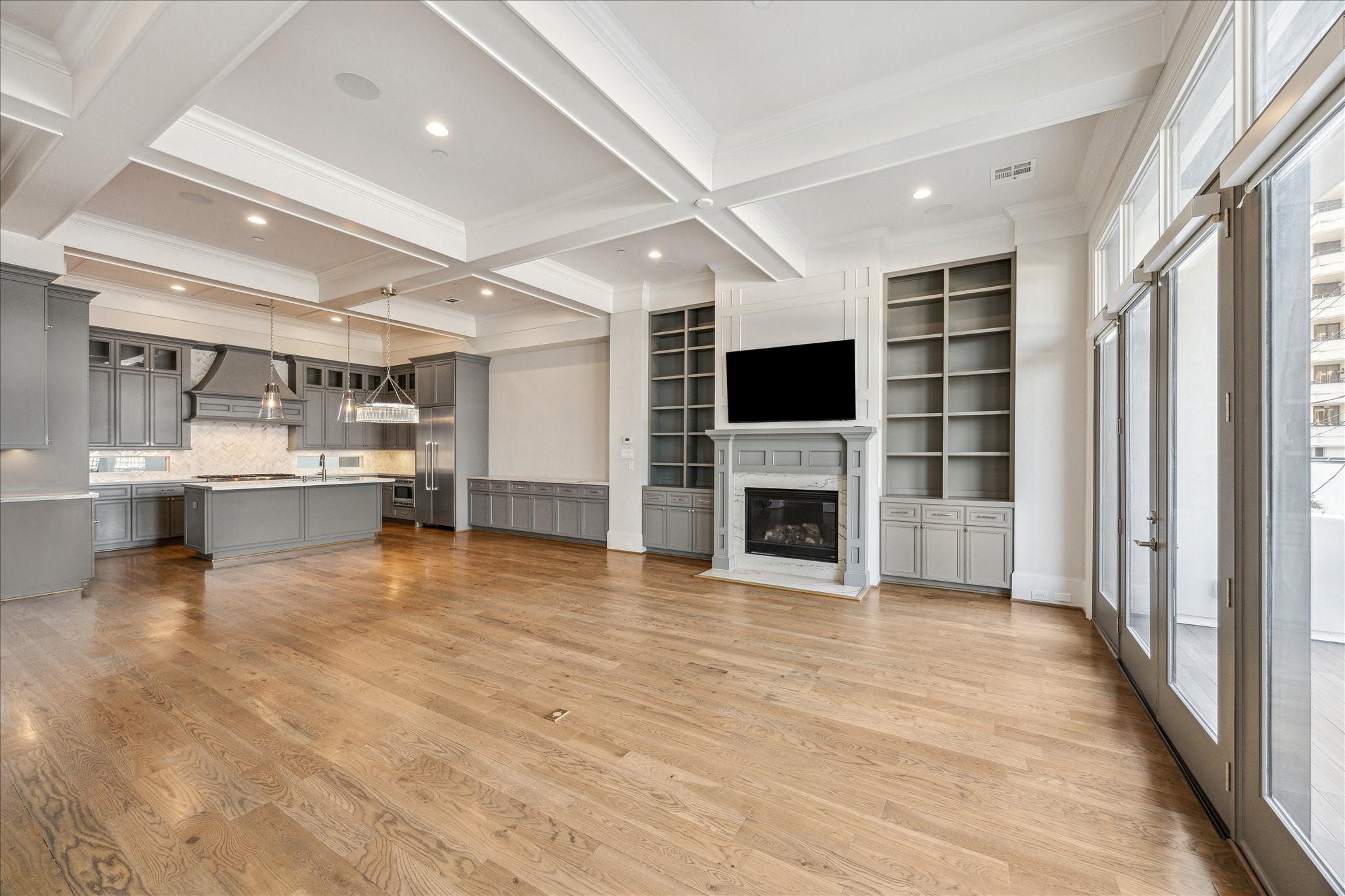 2103 Argonne Street, Unit B Houston, TX 77019 - Photo 8 of 28 View of the 2nd floor from stairs.