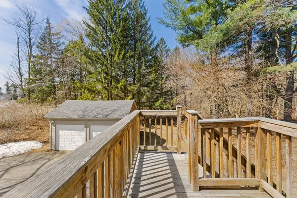 $549,900 | 180 Main Street, Kingston, NH 03848