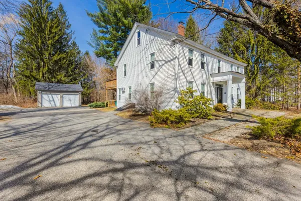 $549,900 | 180 Main Street, Kingston, NH 03848