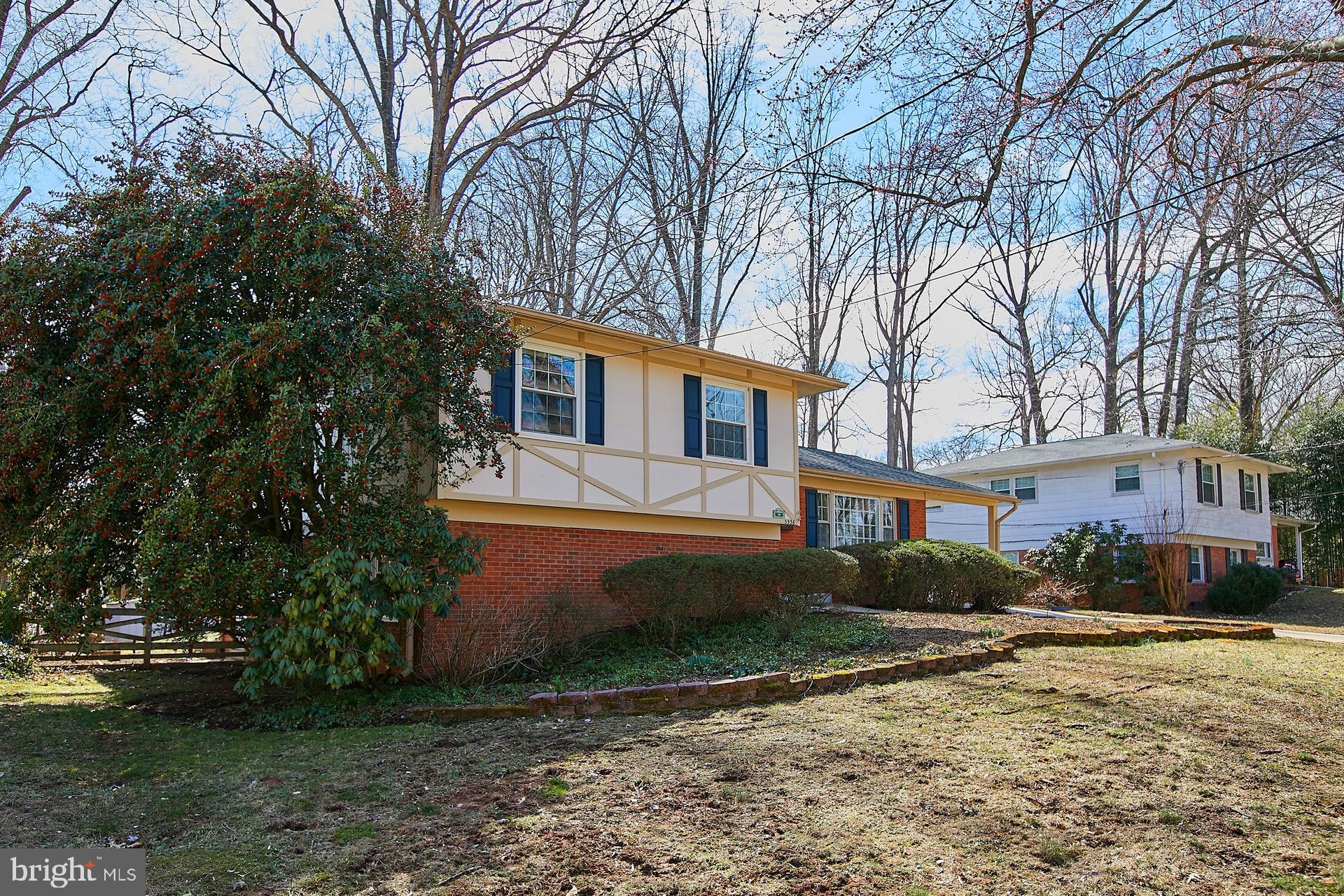 5536 Queensberry Avenue Springfield, VA 22151 - Photo 3 of 34
