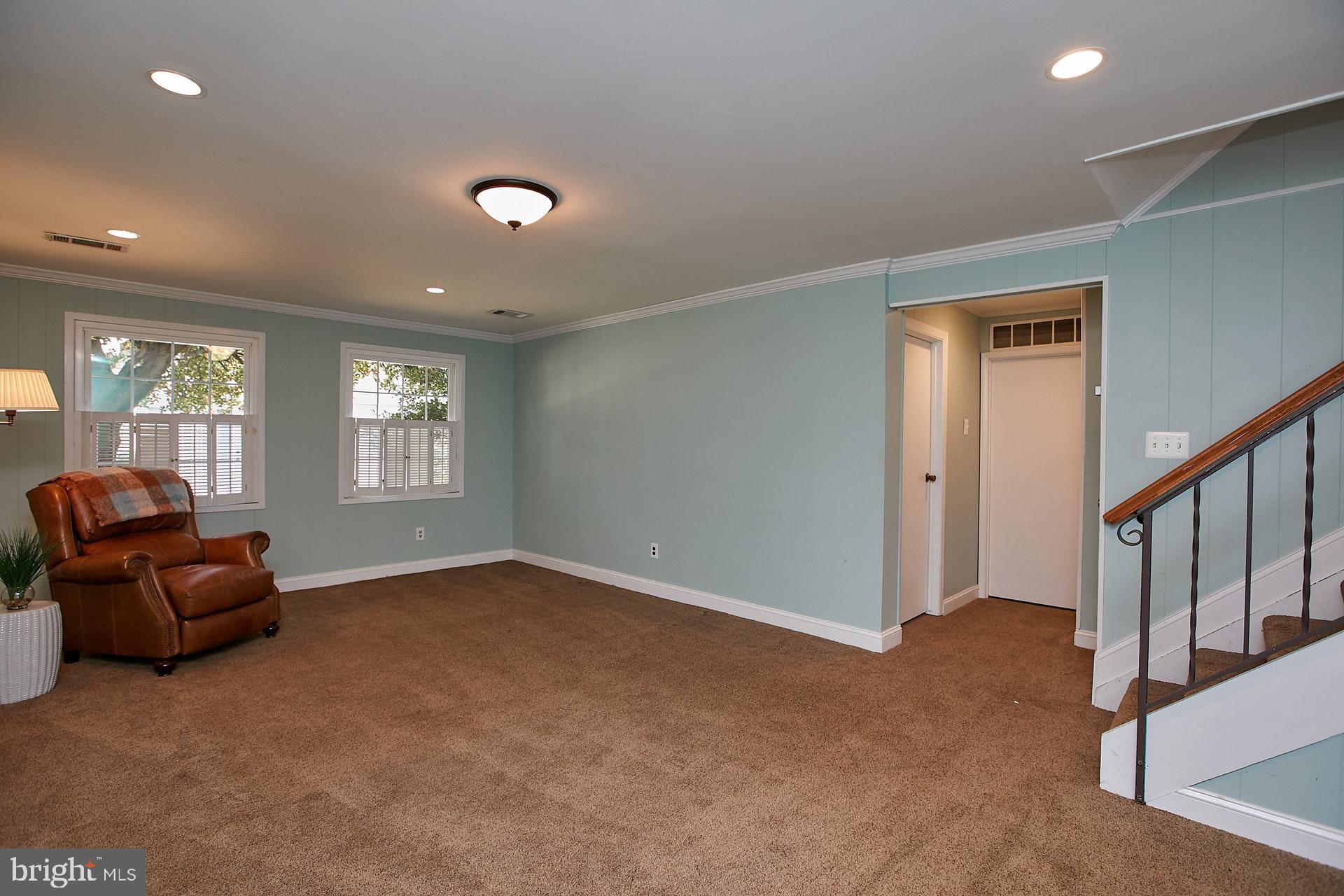 5536 Queensberry Avenue Springfield, VA 22151 - Photo 25 of 34 Expansive rec room
