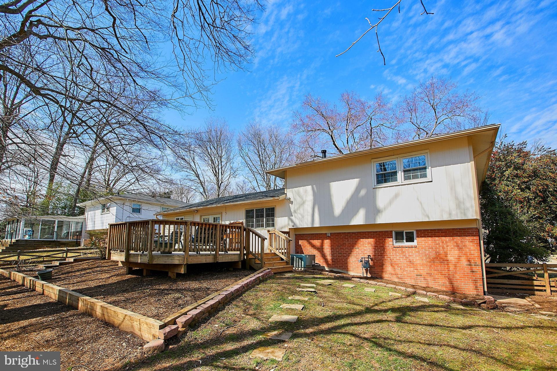 5536 Queensberry Avenue Springfield, VA 22151 - Photo 32 of 34 Exterior rear