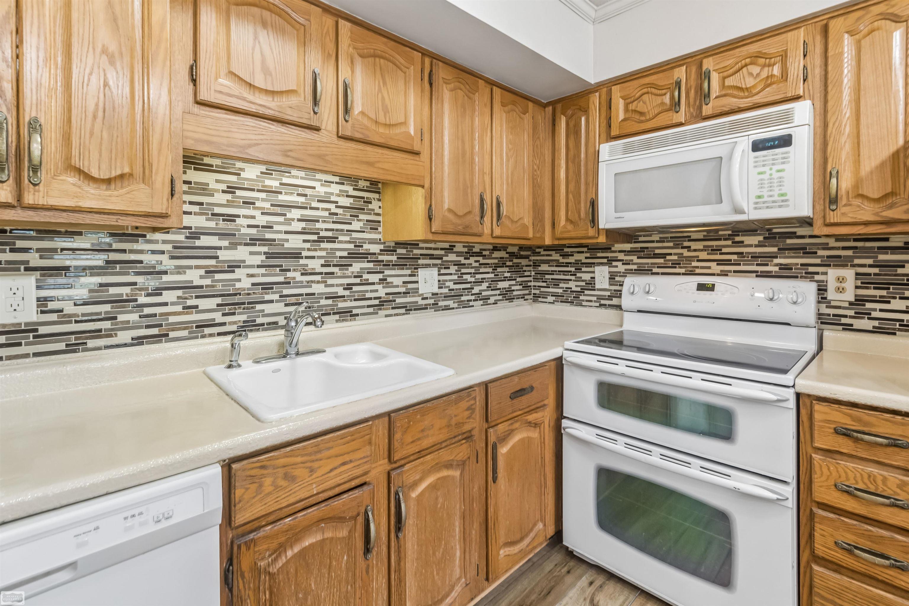 38723 Lighthouse Point Clinton Township, MI 48038 - Photo 12 of 35