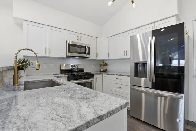 $385,000 | 74 Aegina Court, Tinley Park, IL 60477