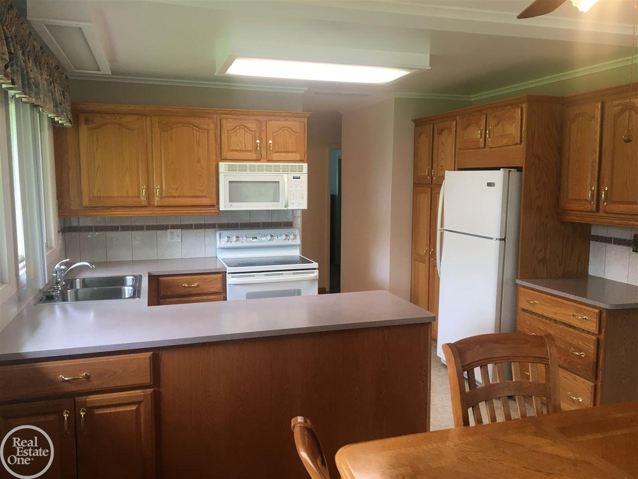 7116 Bryce Road North Street, MI 48049 - Photo 17 of 61 31381282-16.JPG