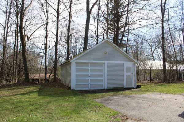 $299,000 | 43 Middle Road, Clarendon, VT 05759