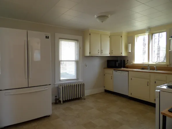 $299,000 | 43 Middle Road, Clarendon, VT 05759