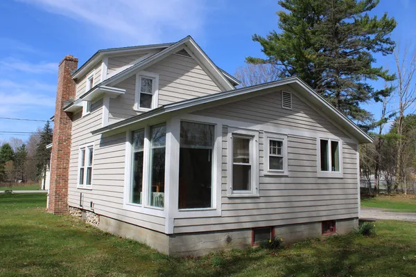 $299,000 | 43 Middle Road, Clarendon, VT 05759