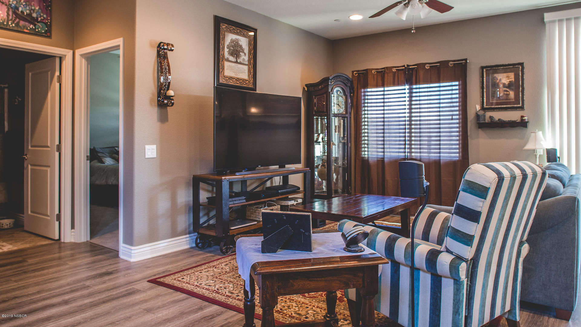 216 Augusta Drive Santa Maria, CA 93454 - Photo 7 of 36 Living Room