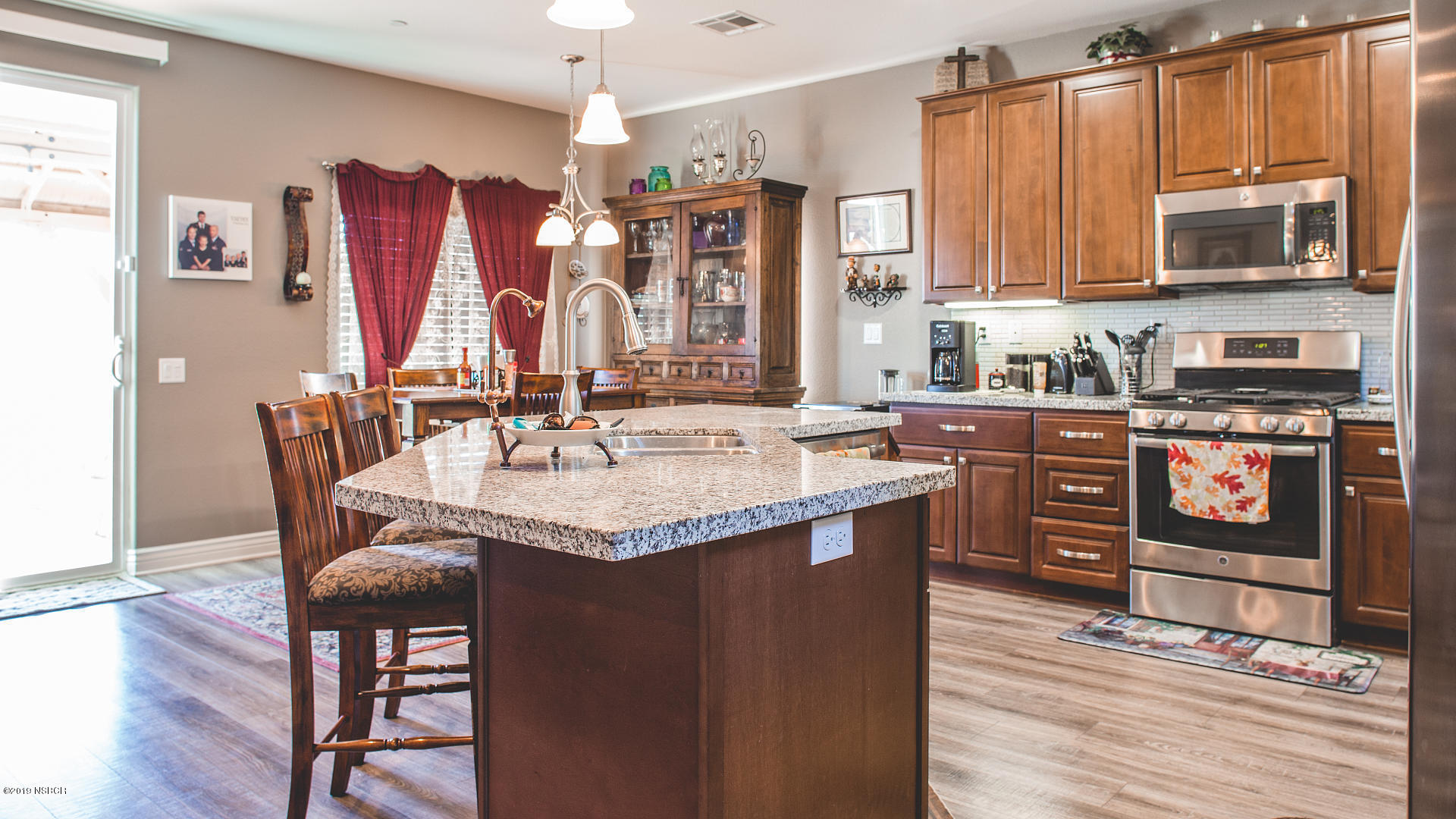 216 Augusta Drive Santa Maria, CA 93454 - Photo 8 of 36 Kitchen