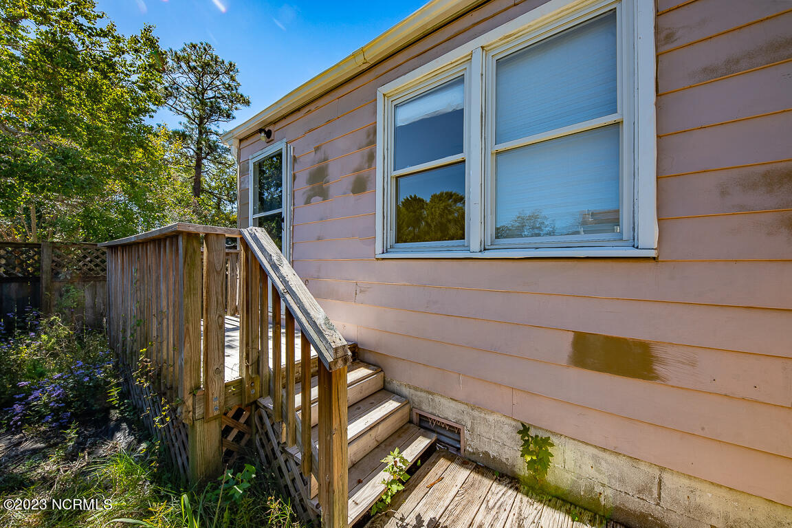 233 Kenneth Boulevard, Unit A Havelock, NC 28532 - Photo 2 of 8 IMG_2922-HDR