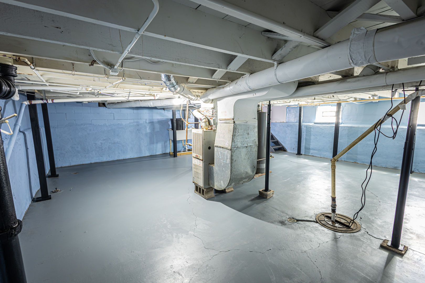 684 South Gordon Avenue Kankakee, IL 60901 - Photo 9 of 15 a view of a room with gym equipment