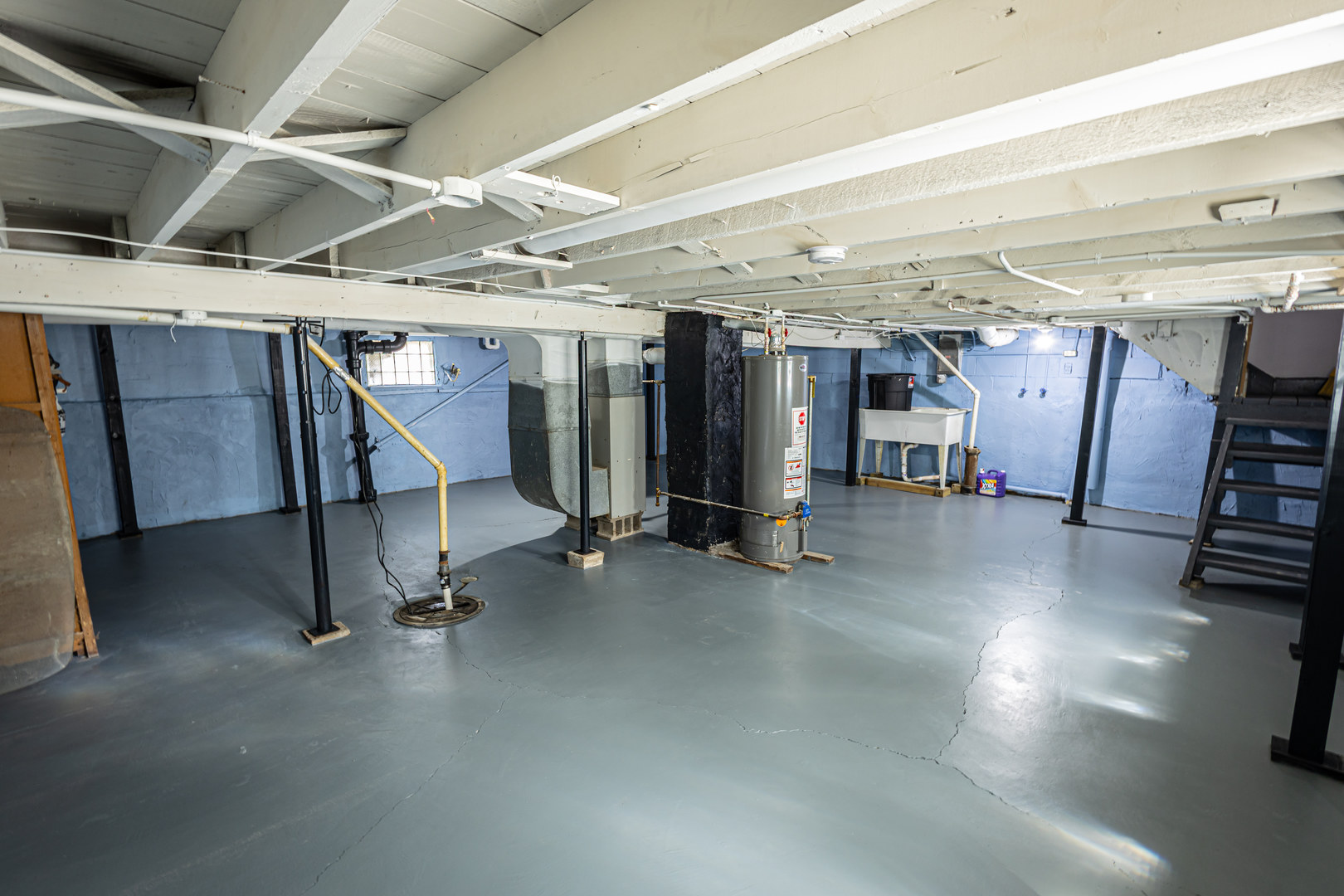 684 South Gordon Avenue Kankakee, IL 60901 - Photo 10 of 15 a view of a room with gym equipment